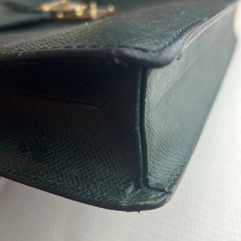 LV Green Taiga Laguito Briefcase 💼 Auth. Brass hardware vintage size 15:11:2”